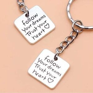2 pcs Follow Your Dreams Trust Your Heart Charm Keychain Silver Plated Set